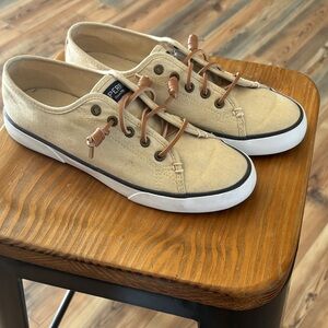 Perry Ellis Men's Beige Canvas Sneakers